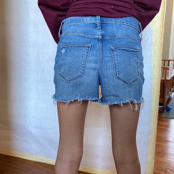 Universal Thread distressed jean shorts size 2 - Picture 2 of 4